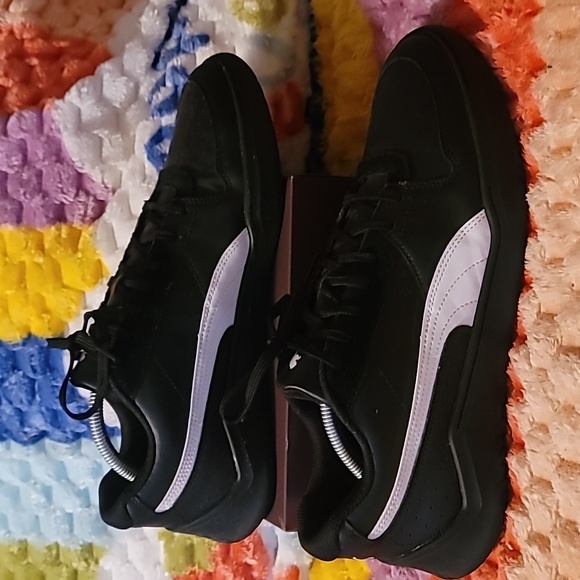 Puma DC Past‎ Low Top Mens Casual Shoe Black White 373021-08 Size 11 Like New!